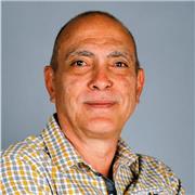 Soy arquitecto y enseño la arquitectura básica de integración de espacios, volumetria e implantación en el terreno, Idioma español